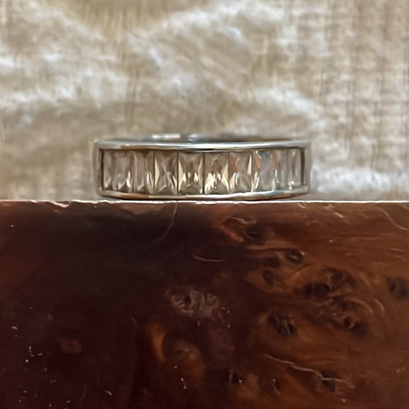 Silver zirconia Size 6 - Picture 4 of 4